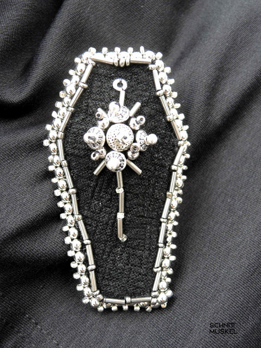 Sargbrosche, Brosche in Sargform, Gothicbrosche, Perlenstickerei Sarg