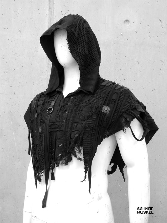 handgemachtes schwarzes Cape mit Kapuze Avantgarde
Post Apocalyptic Cape mit Schnallen und Nieten Unikat
Gothic Cape Unisex mit Kapuze Raw Look