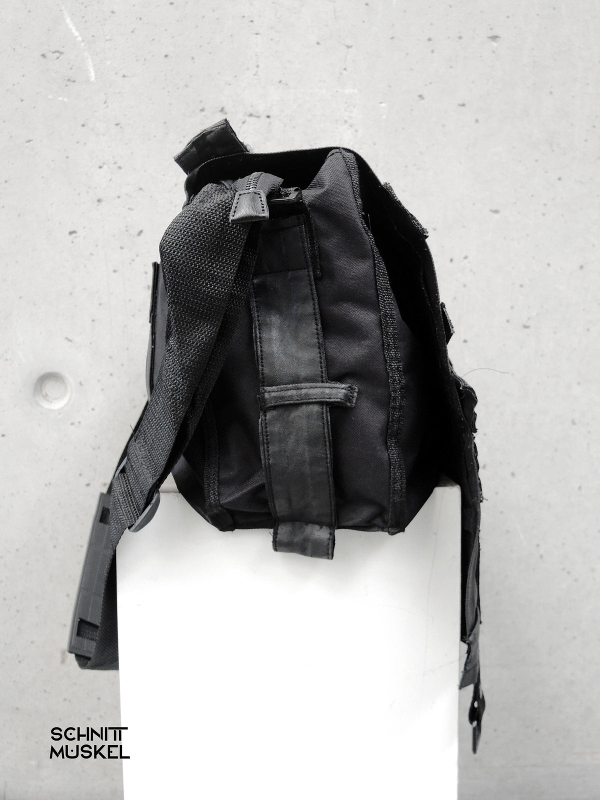 Unikattasche, Gothictasche, darkavantgarde Tasche, schwarze Denim Tasche, waxed denim bag, postapokalyptische Tasche, postapocalyptic bag