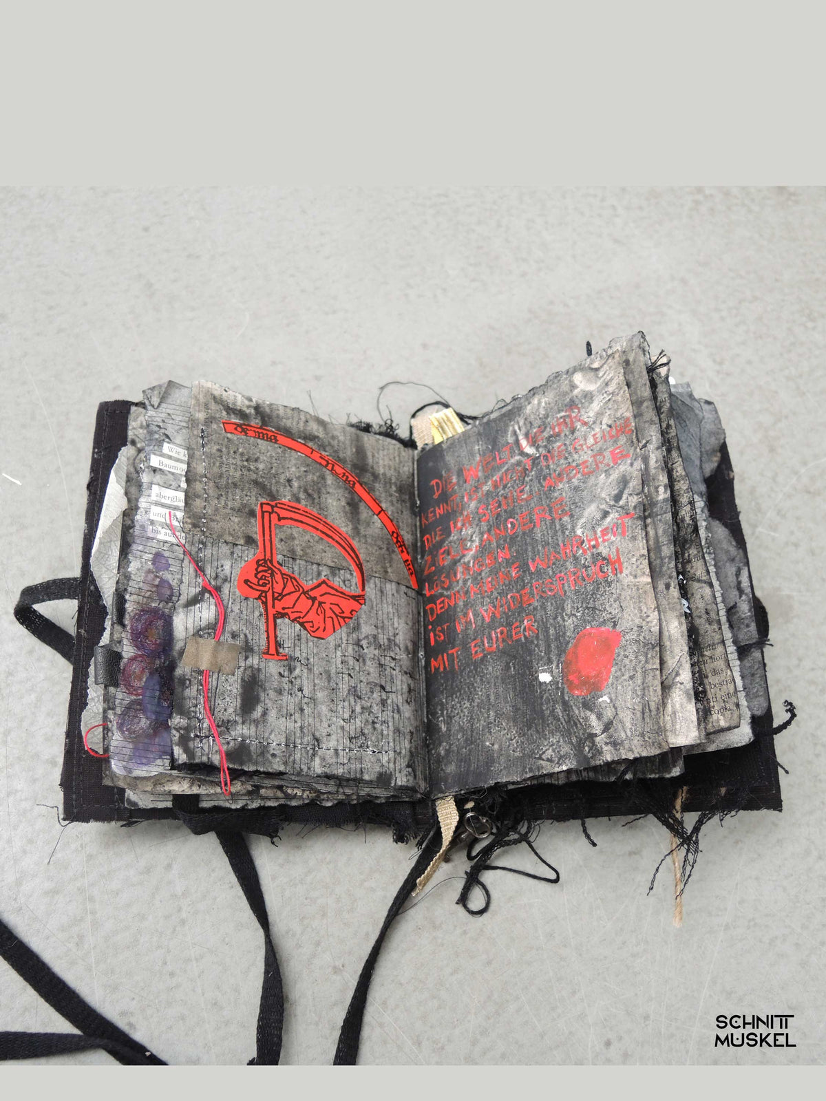 Gothic Scrap Book, okkultes Buch, Gothic Grimore, Buch der Schatten, handgebundenes Zauberbuch, dark Academia Buch, Wiccakult, okkultes Wissen