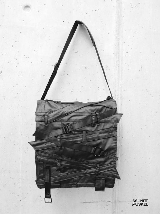 Unikattasche, Gothictasche, darkavantgarde Tasche, schwarze Denim Tasche, waxed denim bag, postapokalyptische Tasche, postapocalyptic bag