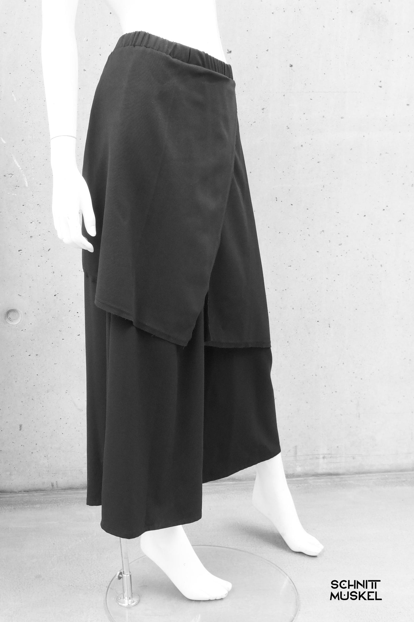 dark Avantgarde Hose, Hosenrock schwarz, Gothichose, Gothicmode für Damen