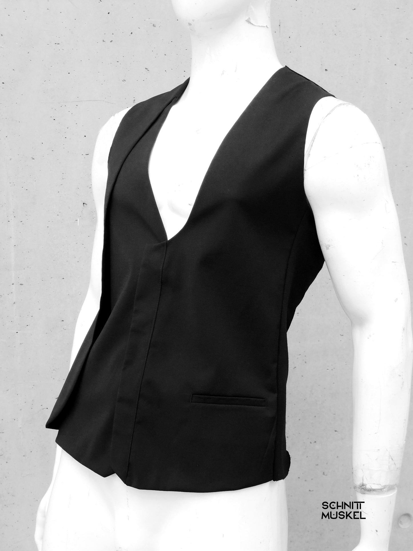 schwarze asymmetrische Weste, darkavantgarde Weste, darkwear, Gothicmode für Herren, Gothicweste für Herren,