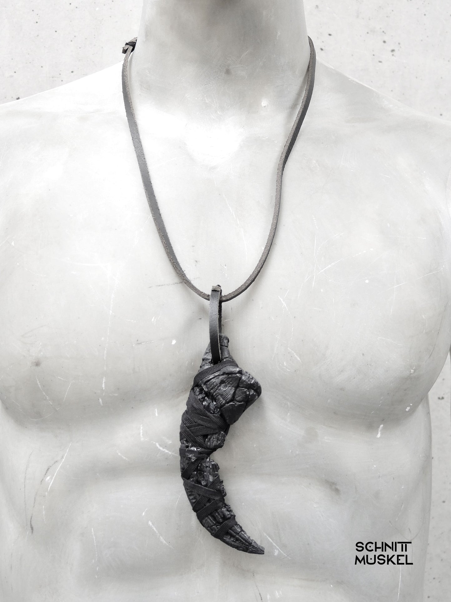 darkavantgarde ANhänger, Gothicschmuck Vogelkrallen Anhänger, Talisman, schwarzer Talisman, Amulett, magisches Amulett