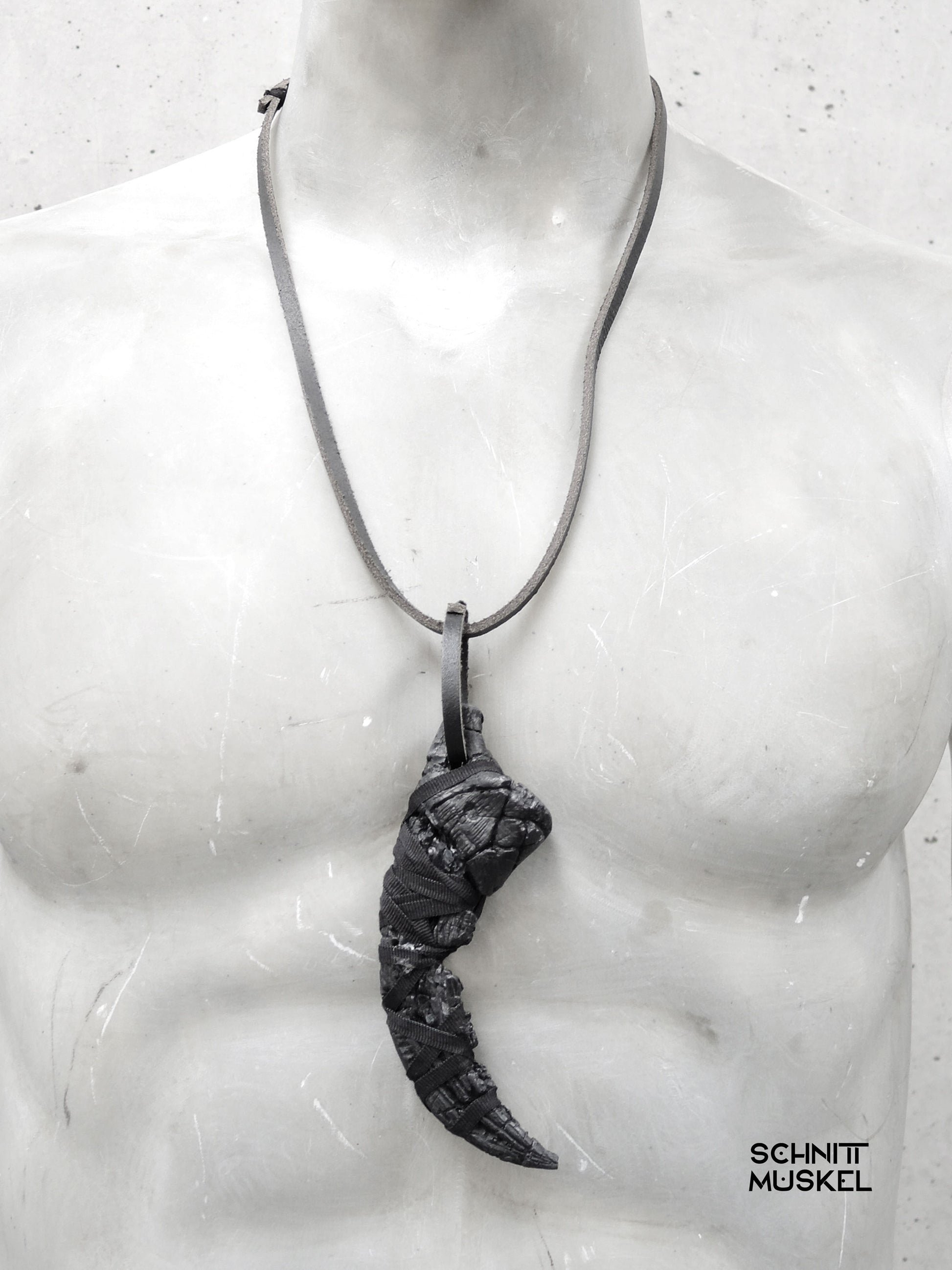 darkavantgarde ANhänger, Gothicschmuck Vogelkrallen Anhänger, Talisman, schwarzer Talisman, Amulett, magisches Amulett