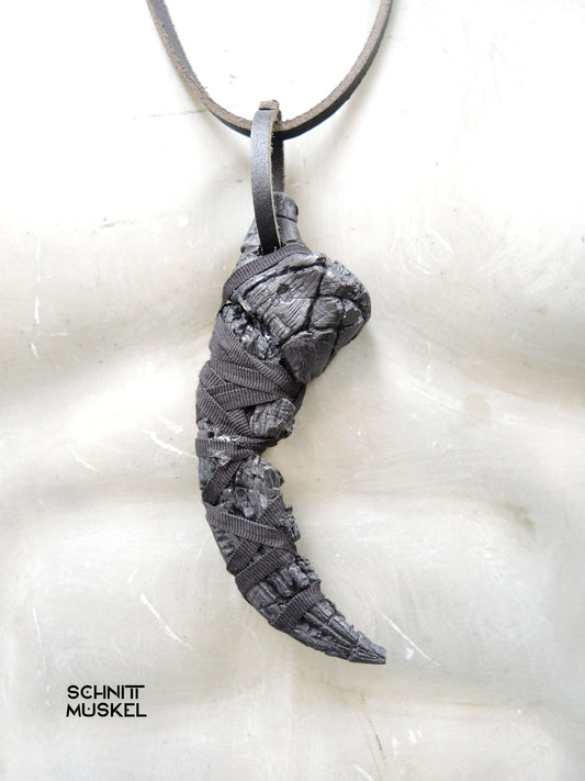 darkavantgarde ANhänger, Gothicschmuck Vogelkrallen Anhänger, Talisman, schwarzer Talisman, Amulett, magisches Amulett