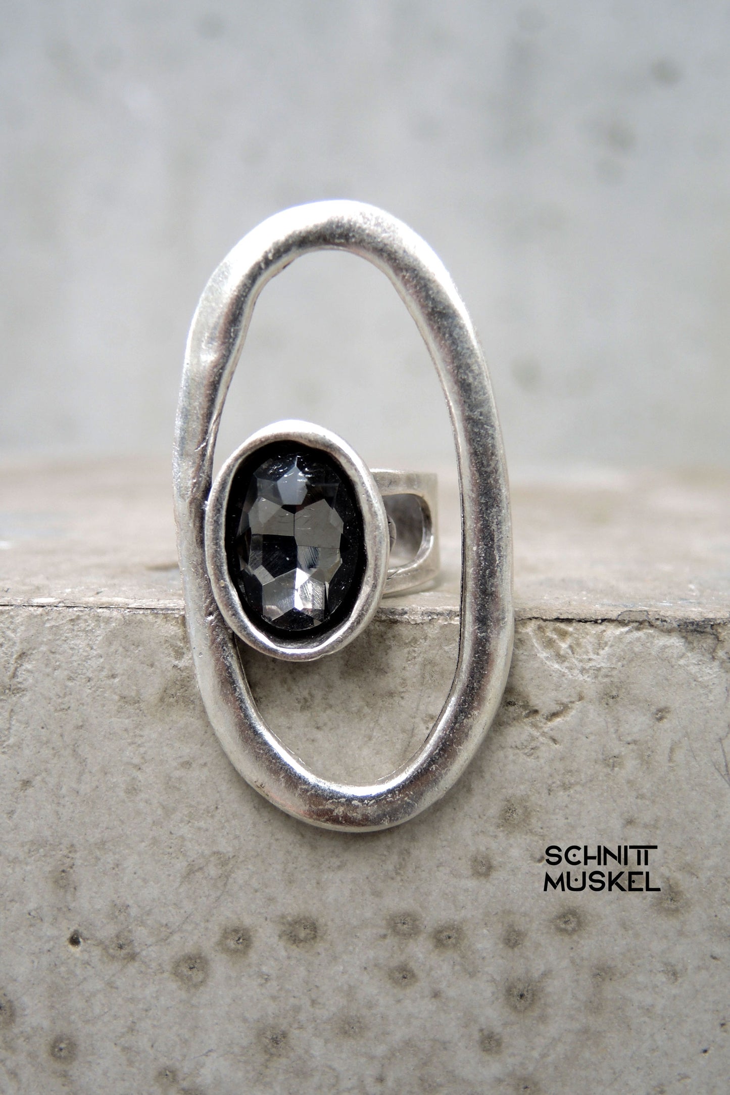 Ring "black gem"