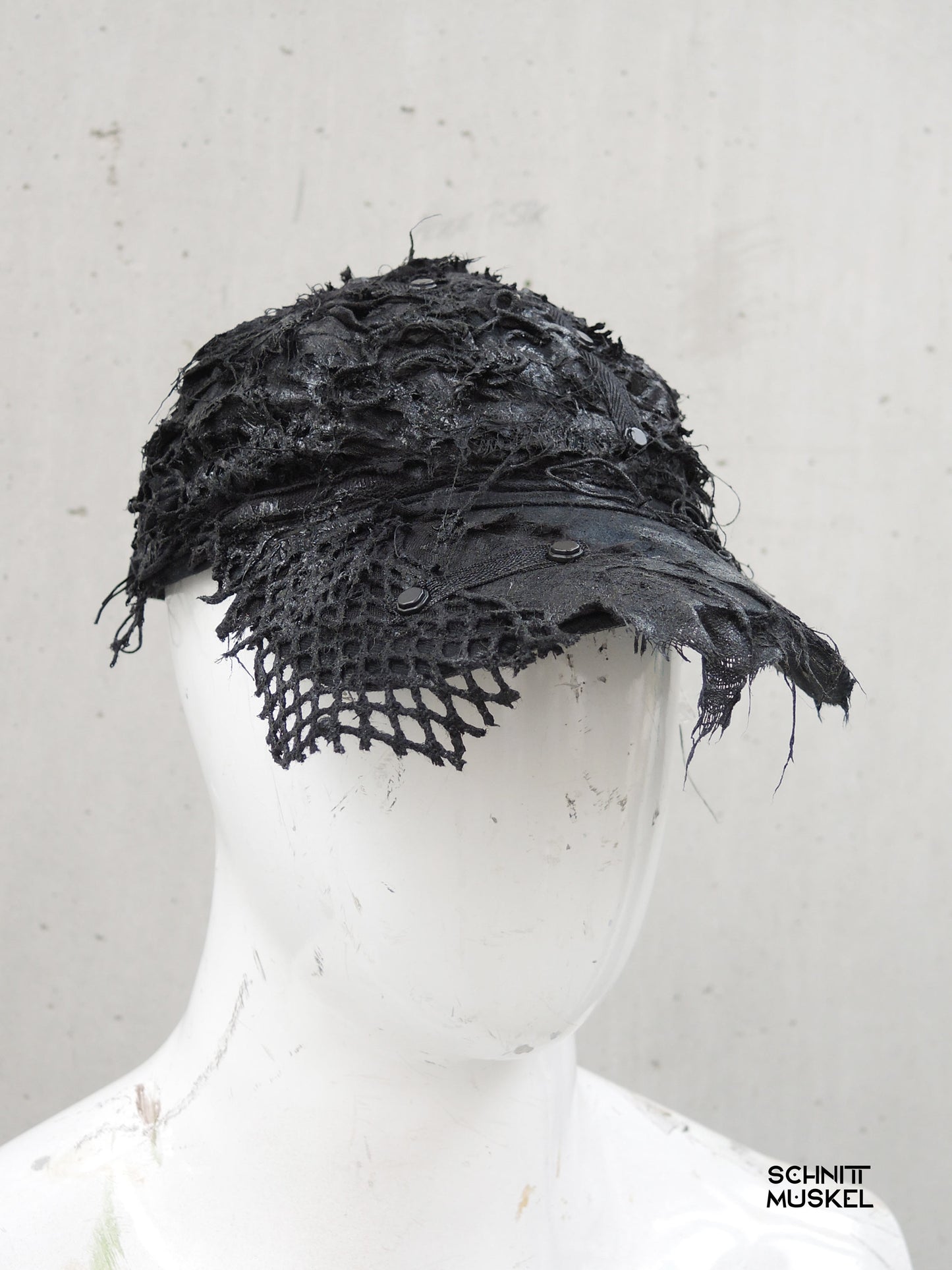 unikatmütze, Unikatcap, Custom Cap, aussergewönliche Basketball Mütze, Gothicmütze, Gothiccap, postapokalyptische Cap, Darkwear, darkcyberstyle, darkcyber Mütze