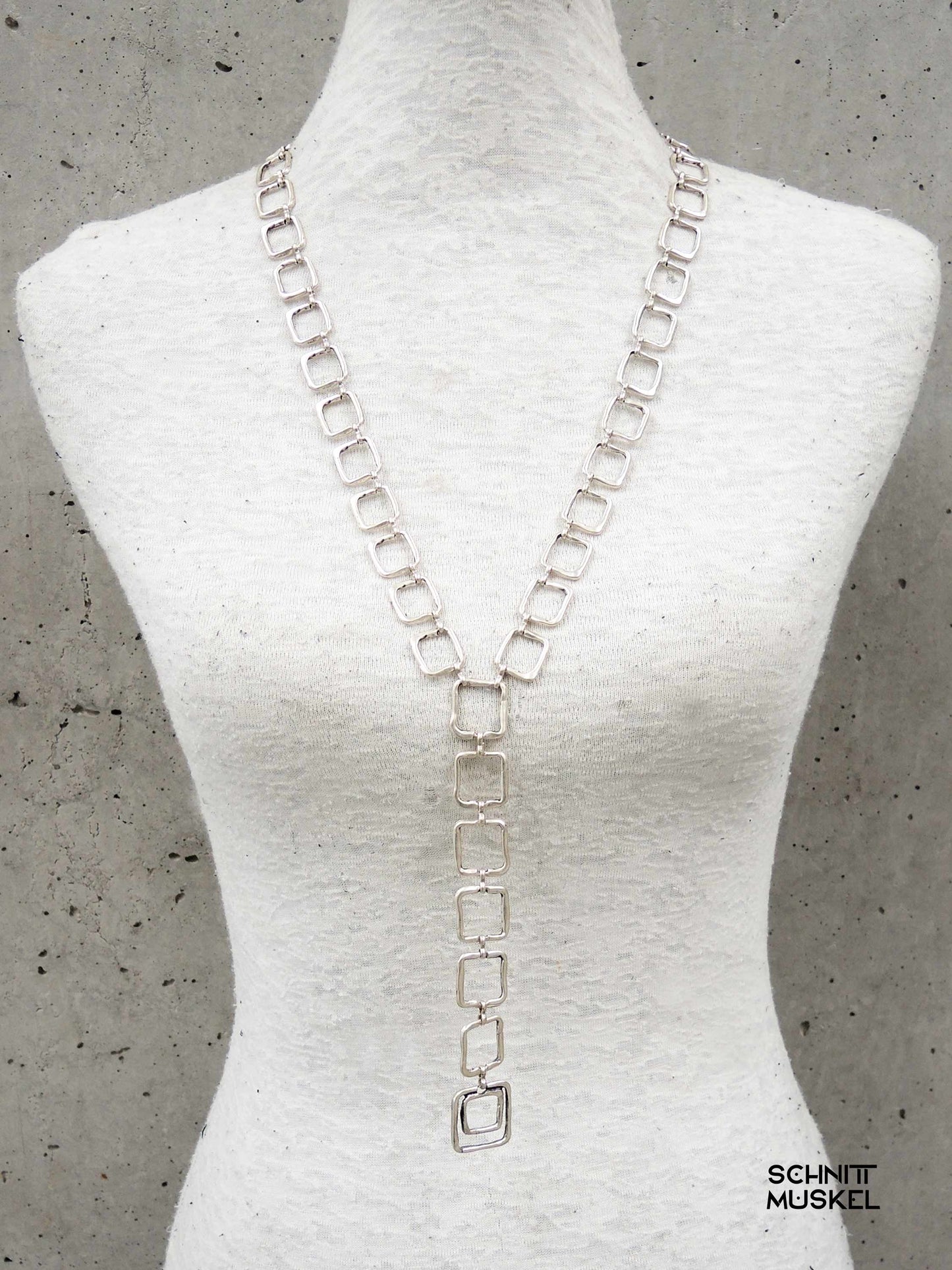 Y-Kette, lange Halskette langer Halsschmuck, nicht allergener Schmuck, dankravanrgarde Schmuck, avantgarde Schmuck