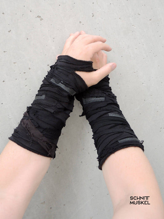 Armstulpen, Armstulpen destroyed, Armstulpen gothic, Armstulpen punk, Armstulpen schwarz, postapokalyptische Armstulpen, darkwear, darkcyber Armstulpen