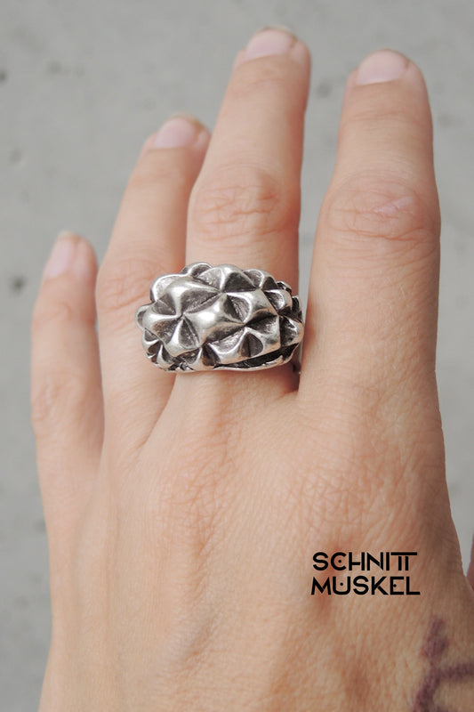 nicht allergener Schmuck, Ring mit Struktur, darkavantgarde Ring