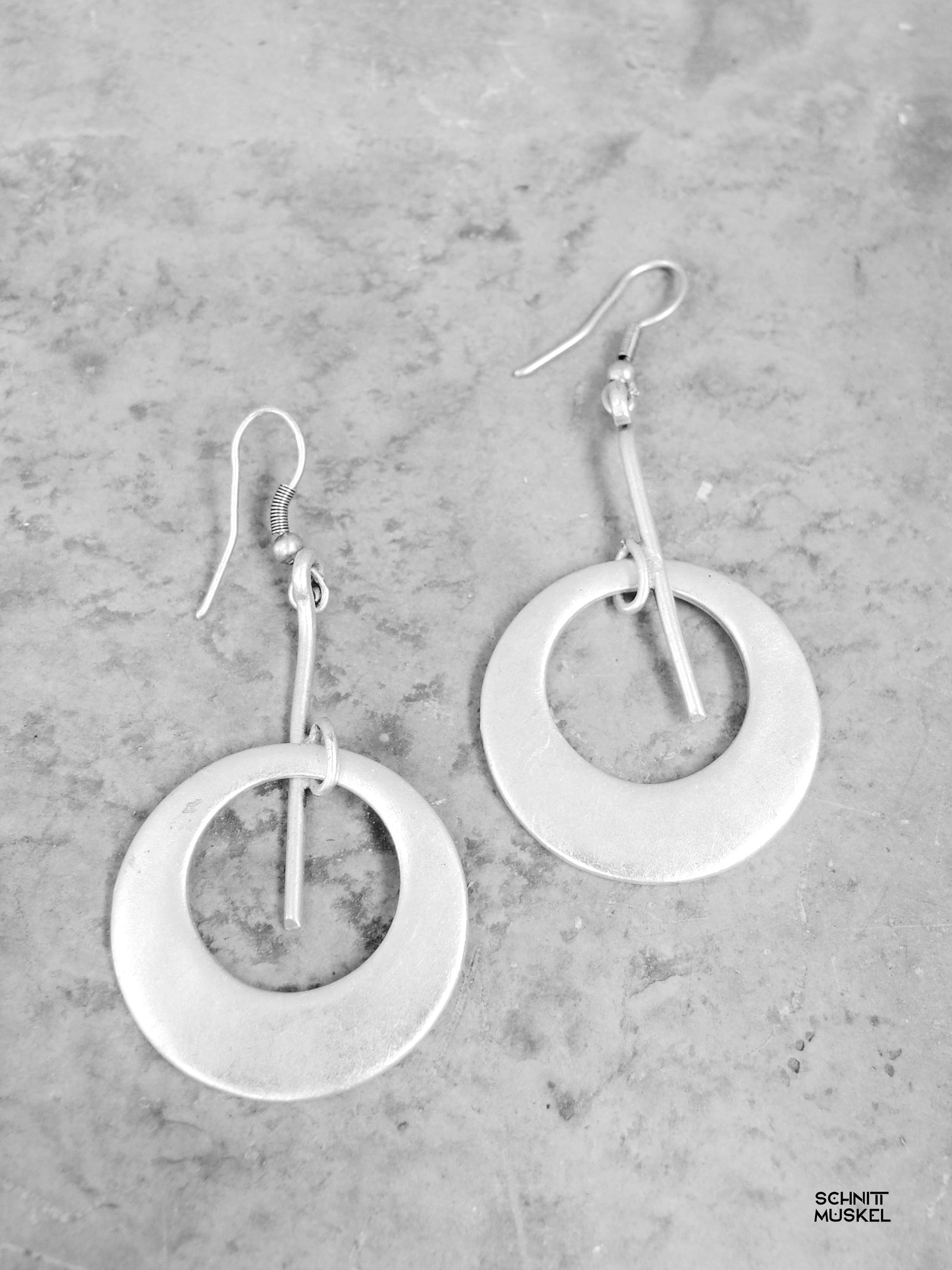 minimalistischer Ohrschmuck