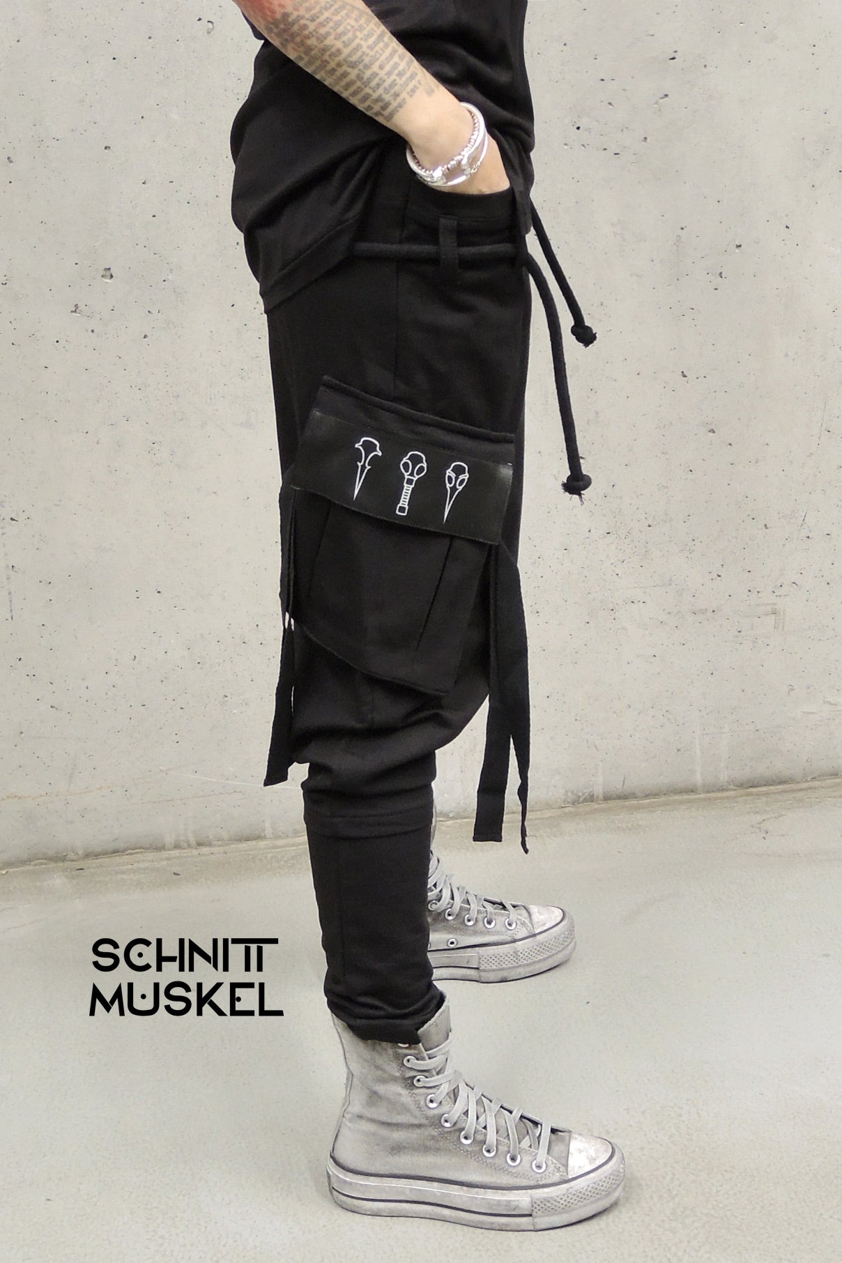 Haremshose, darkavantgarde Hose, Gothicmode, Unisexhose, Jogger, darkwear, urbanninja fashion, darkcyberfashion, darkcyberhose, ninjahose, dropcrotch pants, Hose mit tiefem Schritt