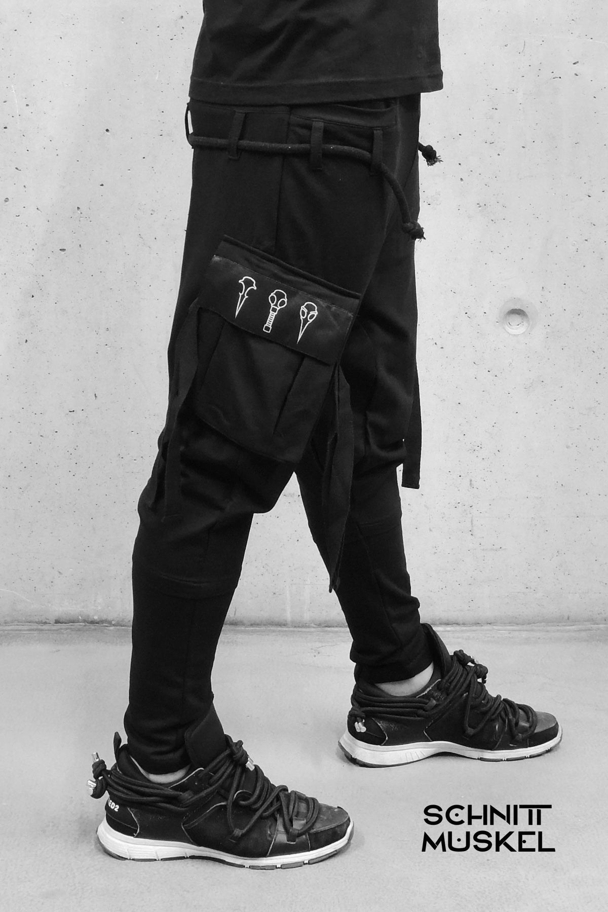 Haremshose, darkavantgarde Hose, Gothicmode, Unisexhose, Jogger, darkwear, urbanninja fashion, darkcyberfashion, darkcyberhose, ninjahose, dropcrotch pants, Hose mit tiefem Schritt