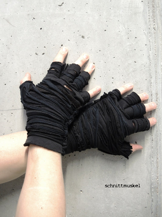 destroyed Handschuhe, Gothichandschuhe, postapo Handschuhe, darkavantgarde Handschuhe