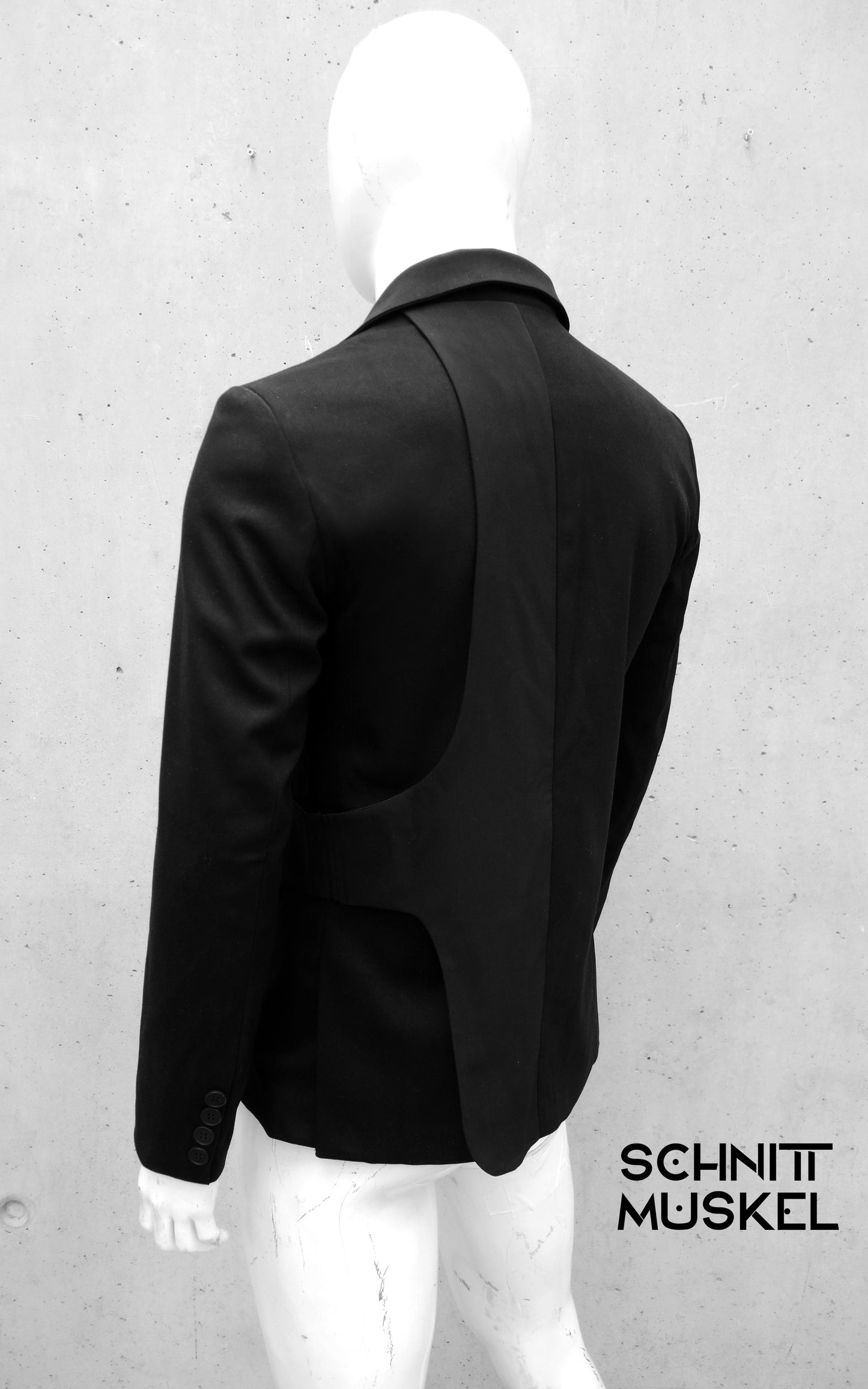 Darkavantgarde, darkwear, Gothicjackett, asymmetrisches Jackett, techwear Jackett, Cyberjackett, deconstructed jacket, Harness Jackett, Gothicmode für Männer