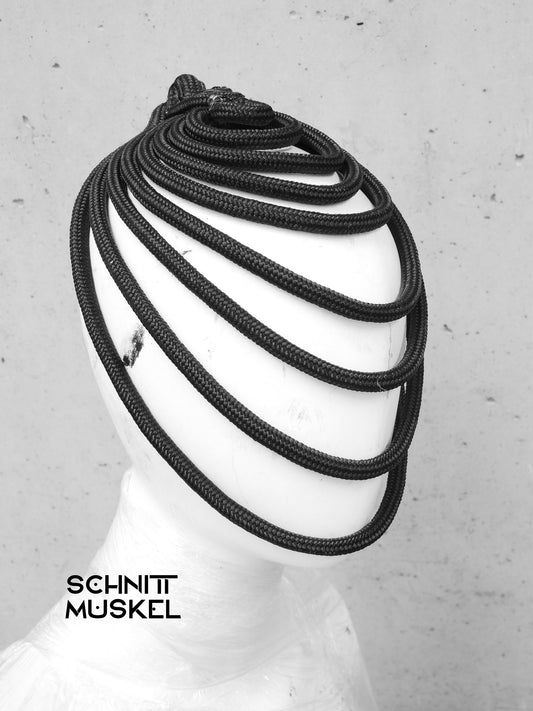 Kopfschmuck, Headdress, Ropework, ropeart, Maske, Maske aus Seil, Maske aus Bondageseil, Gothicheaddress, minimalistic headdress, Fetischmaske, darkavantgarde, Gothicmaske