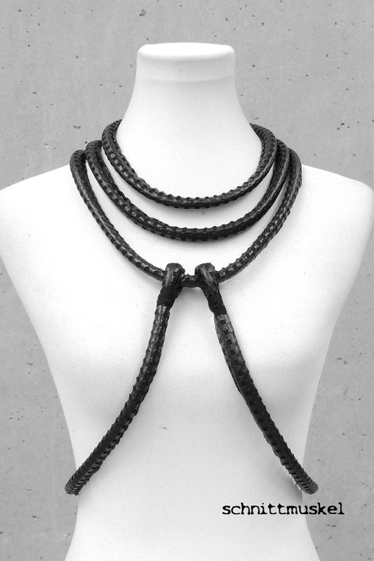 Harness, schwarzer Harness, fetisch Harness, modischer Harness, Gothickleidung, dark avantgarde, dark avantgarde accessoire