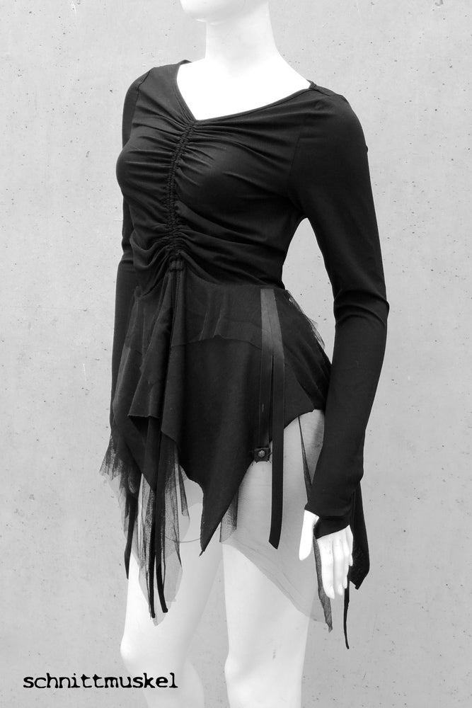 schwarze Tunika, Gothicoberteil, Stregastyle, Zipfeloberteil, Langarmshirt Gothic, Tunika, Raffshirt, Shirt mit Raffung, Tunika gerafft, Tunika mit Tüll, Oberteil aus Tüll
