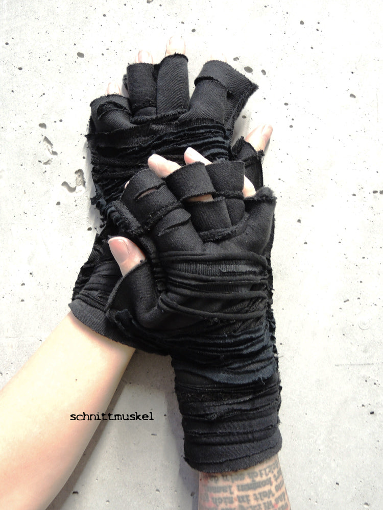 fingerlose Handschuhe, postapocalyptic gloves, Gothichandschuhe, destroyed style, darkwear, darkavantgarde Handschuhe