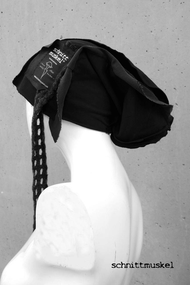 beanie, long beanie, dark avantgarde Mode, dark avantgarde Mütze, Gothic Mütze, Gothic beanie