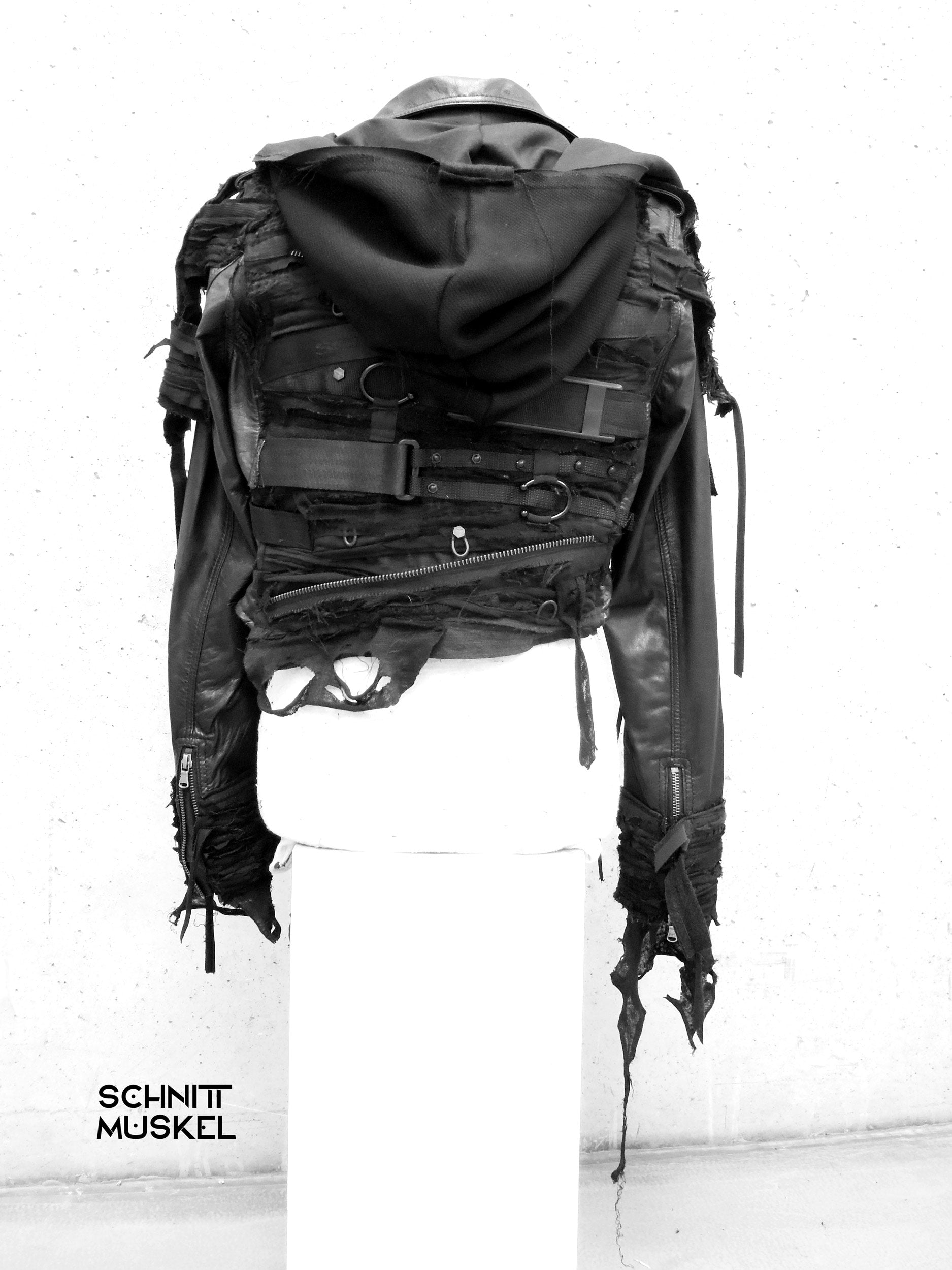 postapokalyptische Jacke, Gothicjacke, darkwear, darkavantgarde, darkcyber, Unikatjacke, schwarze Lederjacke Unikat, Bikerjacke für Damen, destroyed jacket